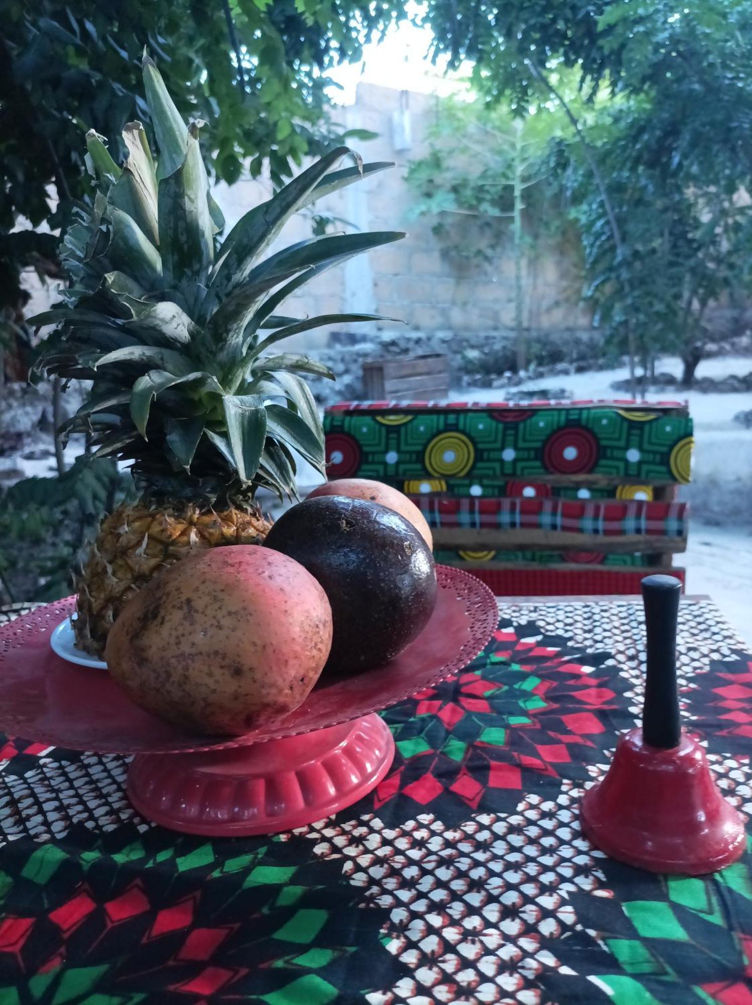 Mamarasta Bed & Breakfast Bwejuu Exterior photo